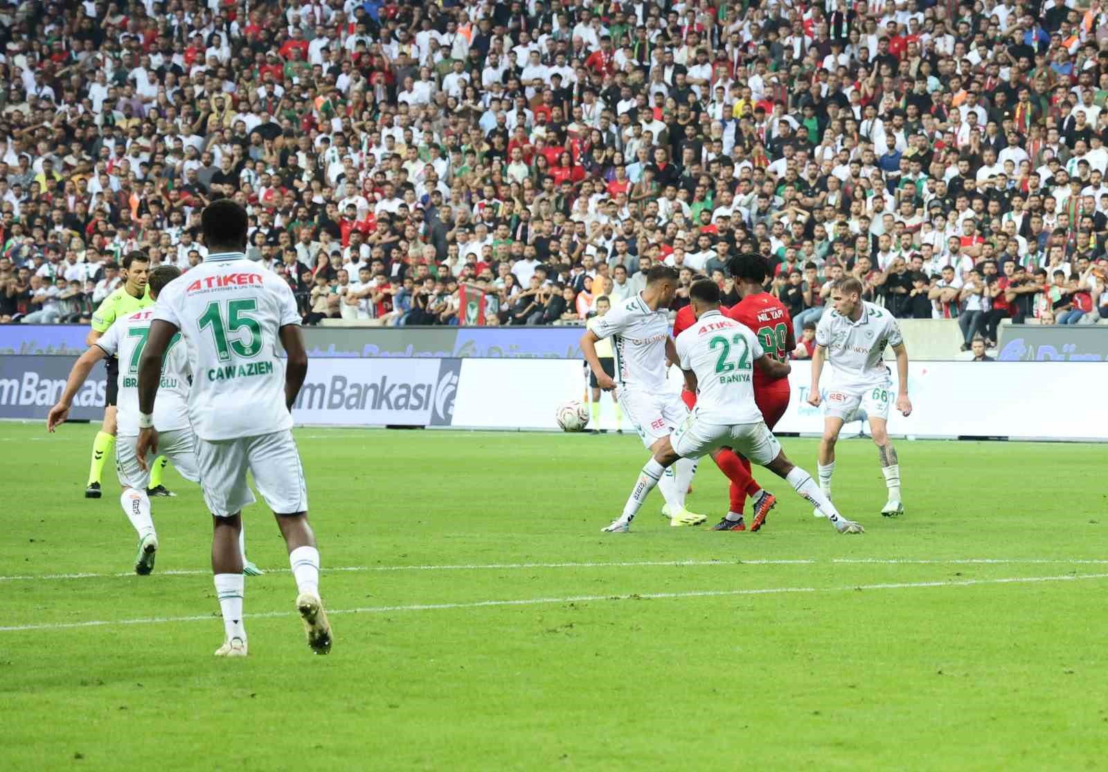 Trendyol Süper Lig: Amed Sportif Faaliyetler: 1 - Konyaspor: 0 (Maç sonucu)