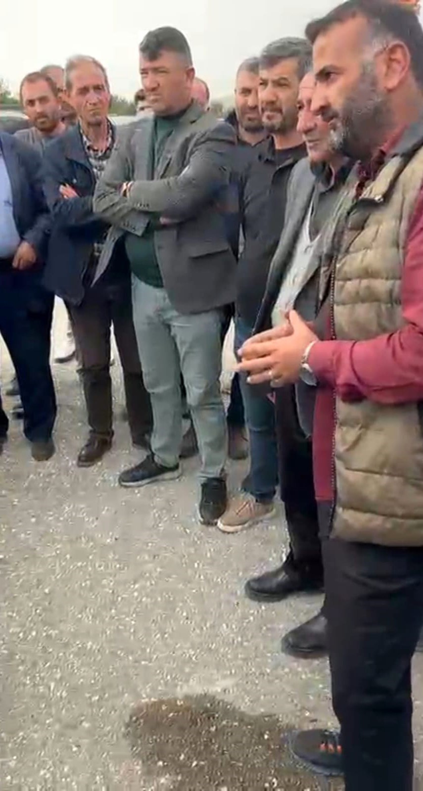 Adilcevazlı pancar üreticileri Erciş Şeker Fabrikası Müdürü Yurdaer ile bir araya geldi