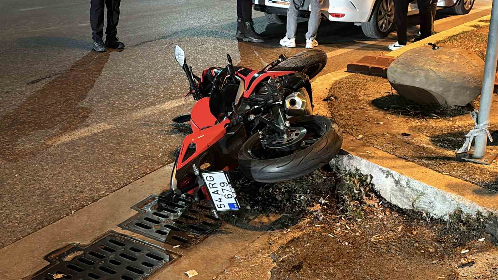 Edirne’de yaya geçidinde iki motosiklet çarpıştı: Kaza anı kamerada