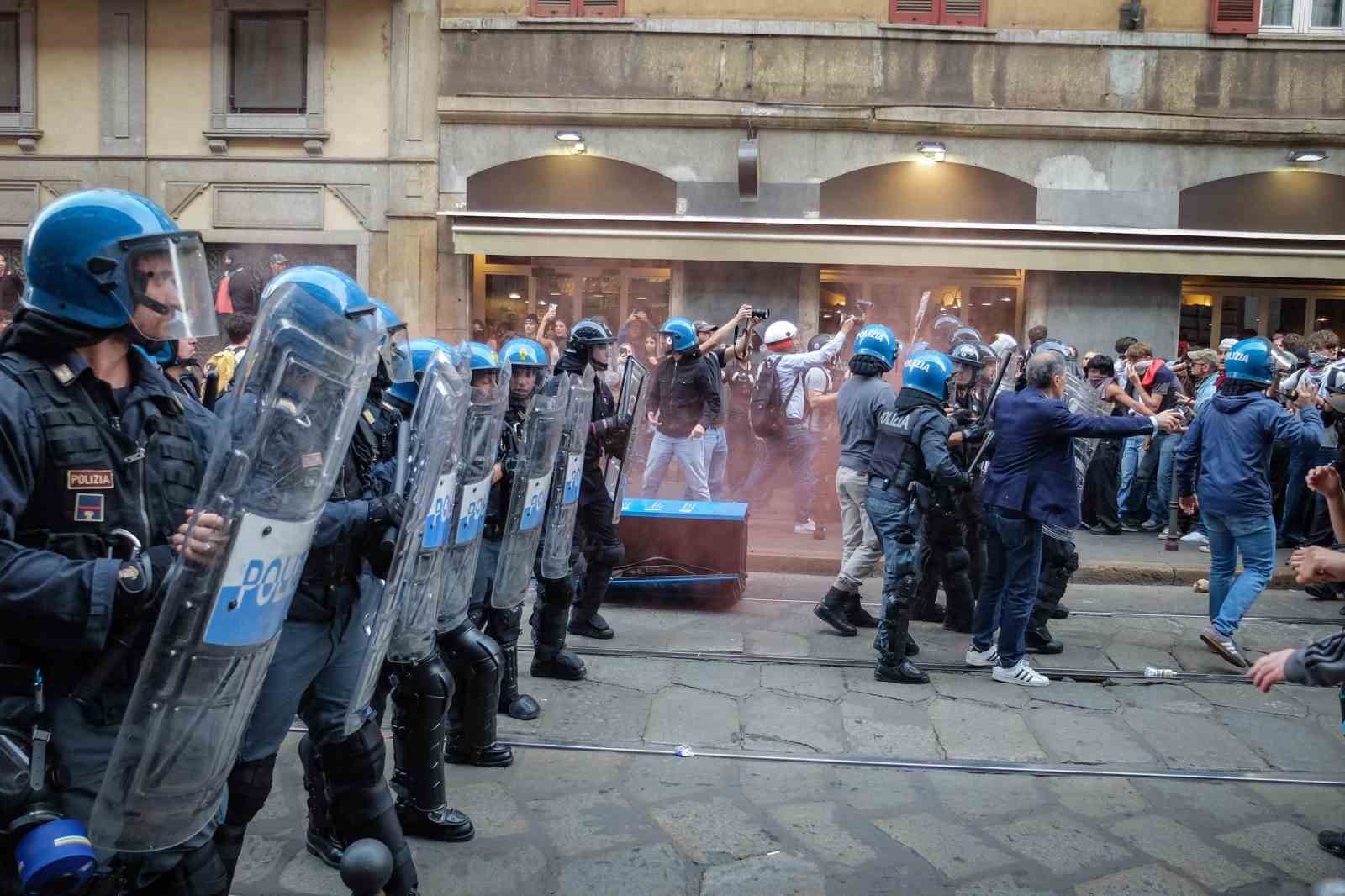 Milano’da protestocular polisle çatıştı
