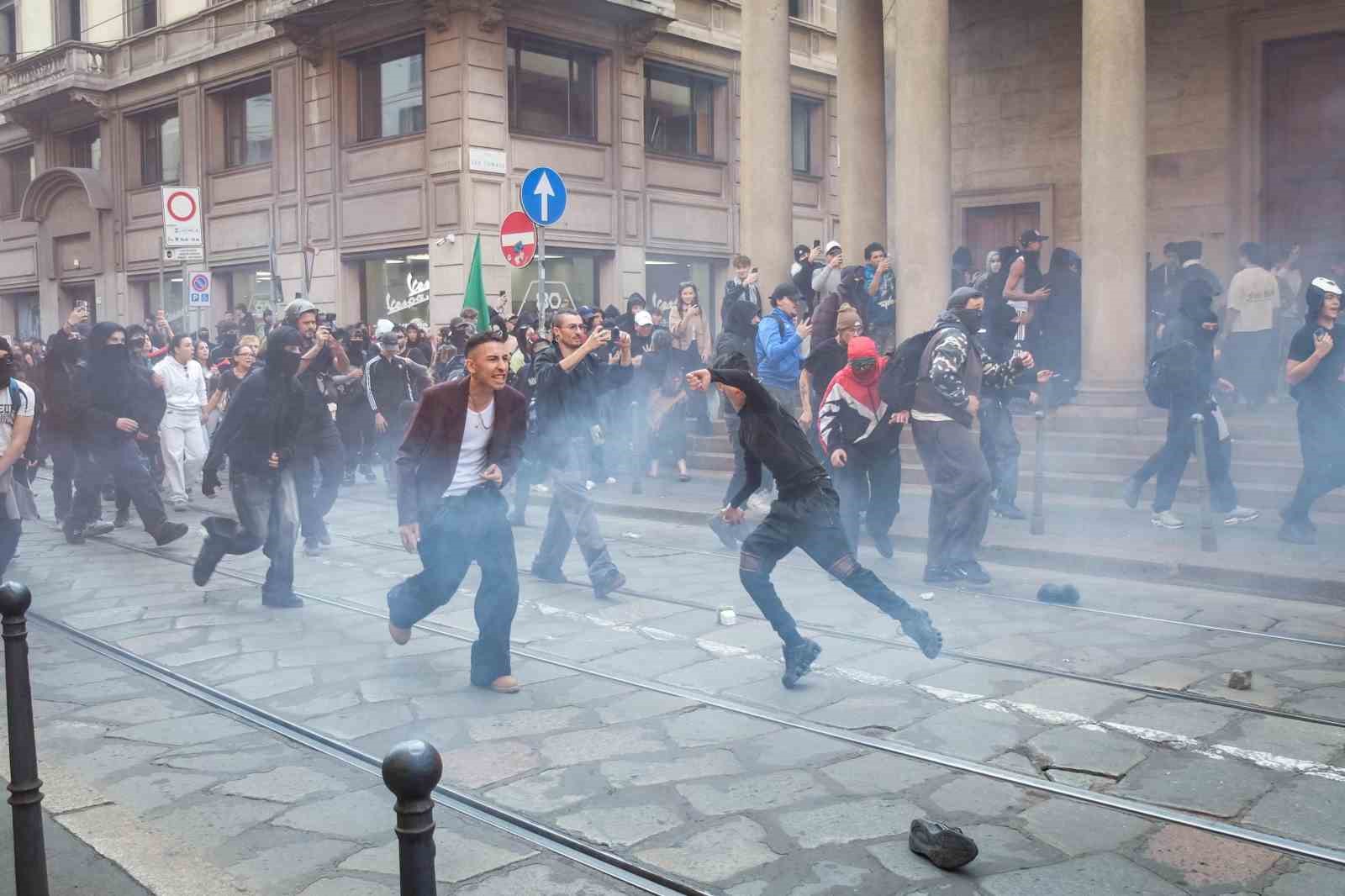 Milano’da protestocular polisle çatıştı