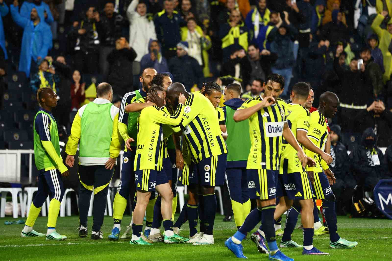 Trendyol Süper Lig: Fenerbahçe: 3 - Corendon Alanyaspor: 0 (Maç sonucu)