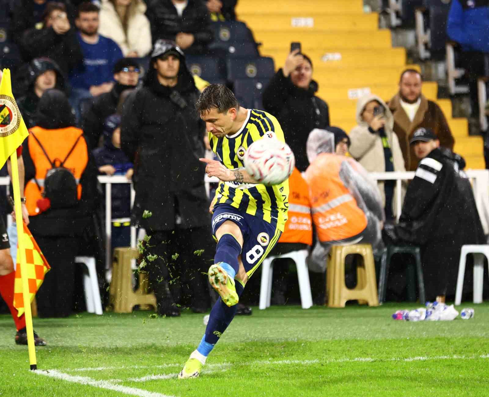 Trendyol Süper Lig: Fenerbahçe: 3 - Corendon Alanyaspor: 0 (Maç sonucu)