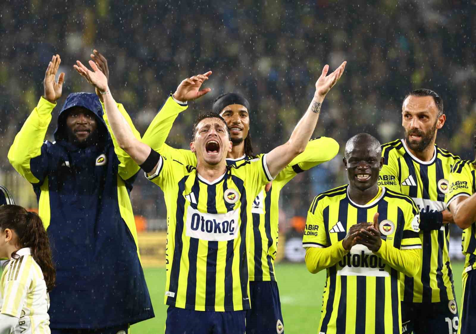 Trendyol Süper Lig: Fenerbahçe: 3 - Corendon Alanyaspor: 0 (Maç sonucu)