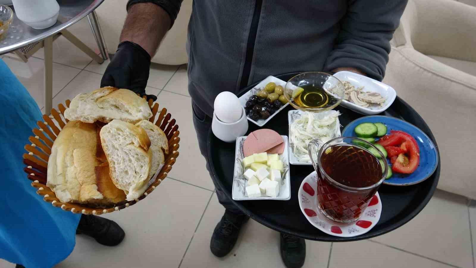 Erzurum’da 150 TL’lik serpme kahvaltı ilgi odağı