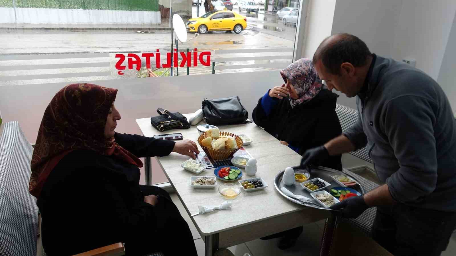 Erzurum’da 150 TL’lik serpme kahvaltı ilgi odağı