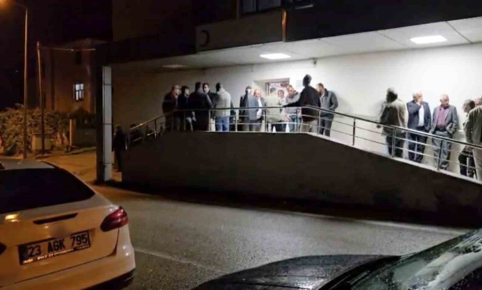 Düğün yolunda feci kaza: Otomobilin çarptığı amca öldü, yeğeni yaralandı