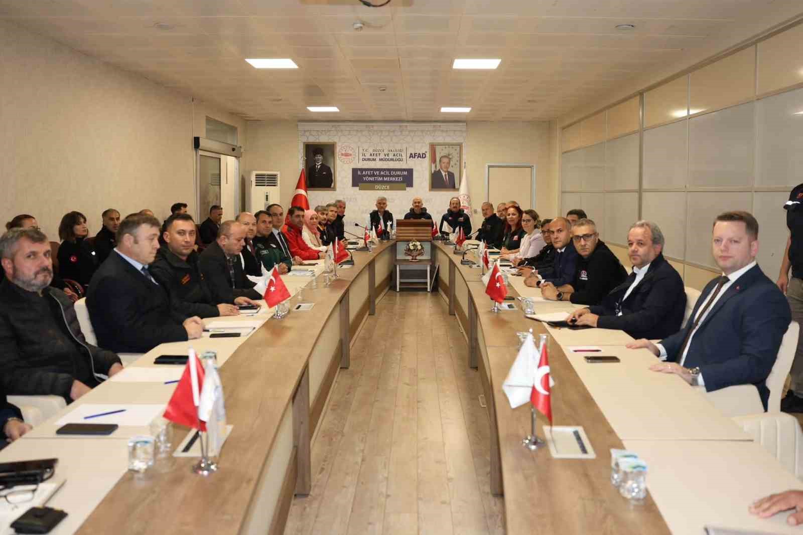Düzce’de yoğun yağış mesaisi