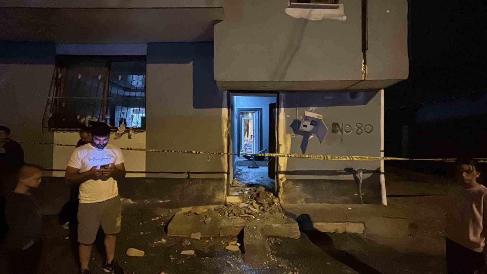 Adana’da 2’si çocuk, 5 kişinin bulunduğu eve el yapımı patlayıcı attılar