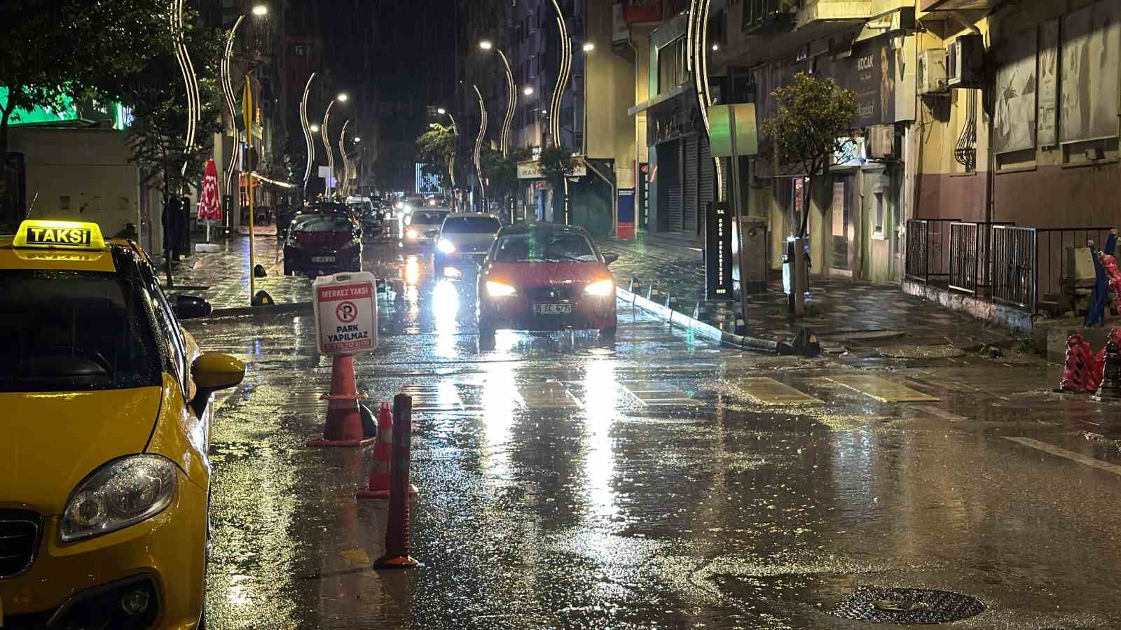 Bolu’da sağanak yağış hayatı olumsuz etkiledi