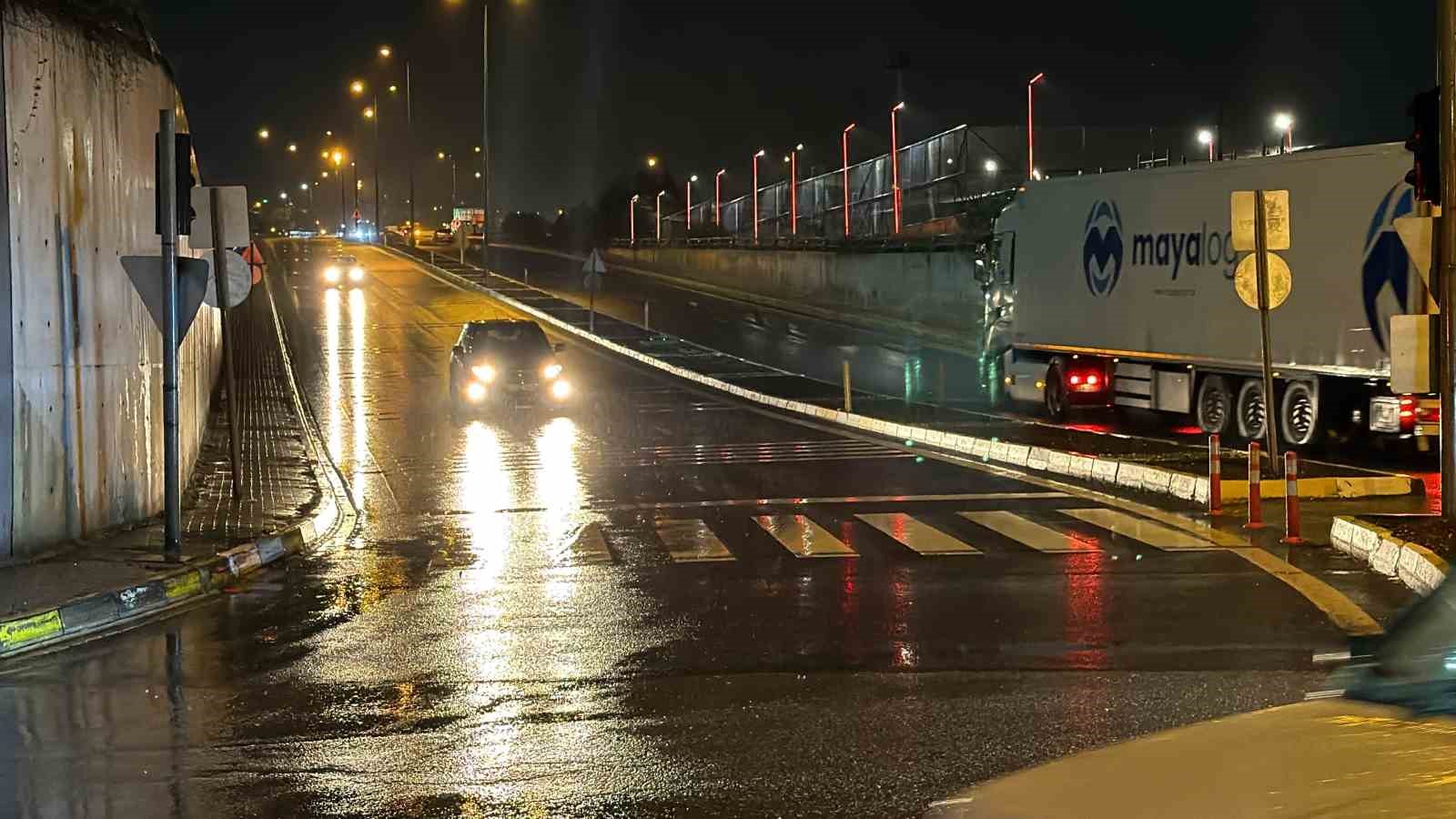 Bolu’da sağanak yağış hayatı olumsuz etkiledi