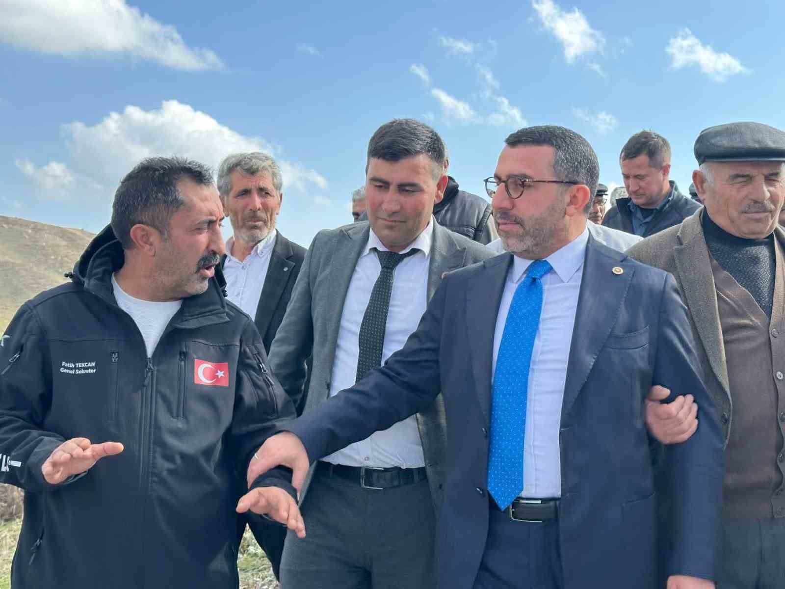 Kars’ta köy yollarında beton yol çalışmaları sürüyor