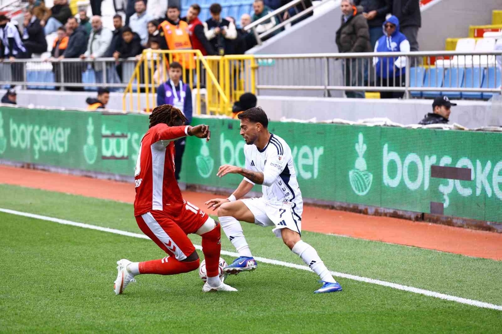 Trendyol Süper Lig: Kasımpaşa: 2 - Samsunspor: 1 (İlk yarı)