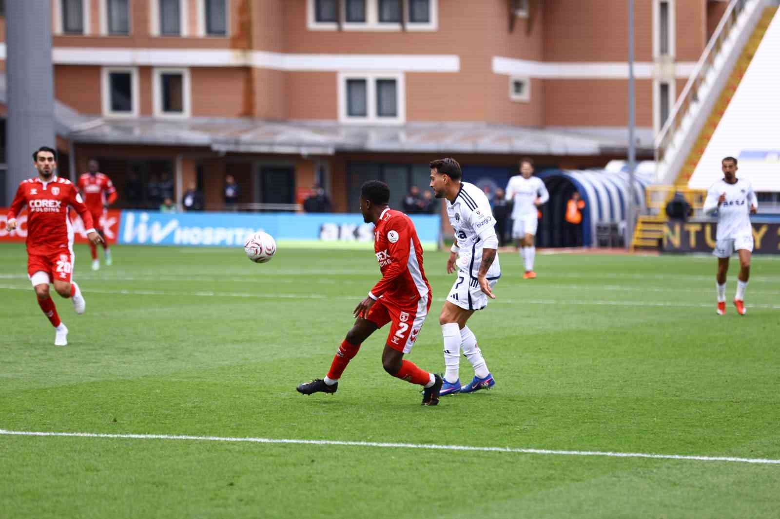 Trendyol Süper Lig: Kasımpaşa: 2 - Samsunspor: 1 (İlk yarı)