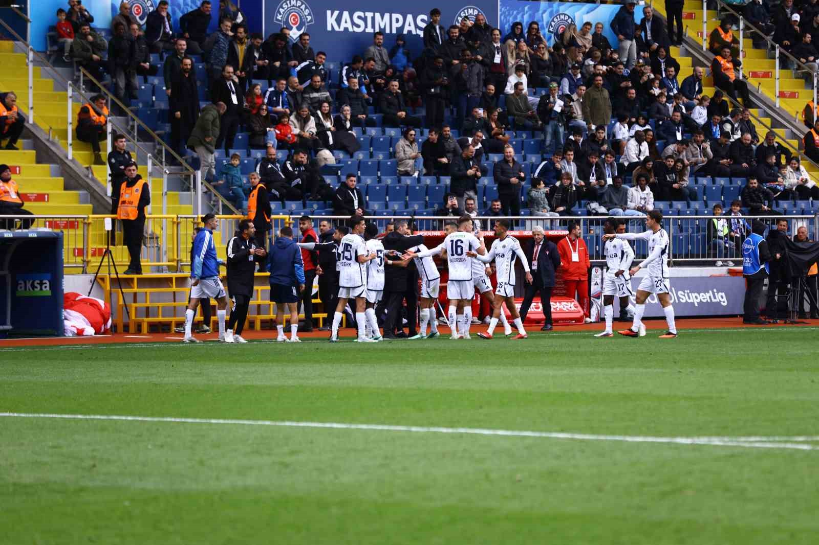 Trendyol Süper Lig: Kasımpaşa: 2 - Samsunspor: 1 (İlk yarı)