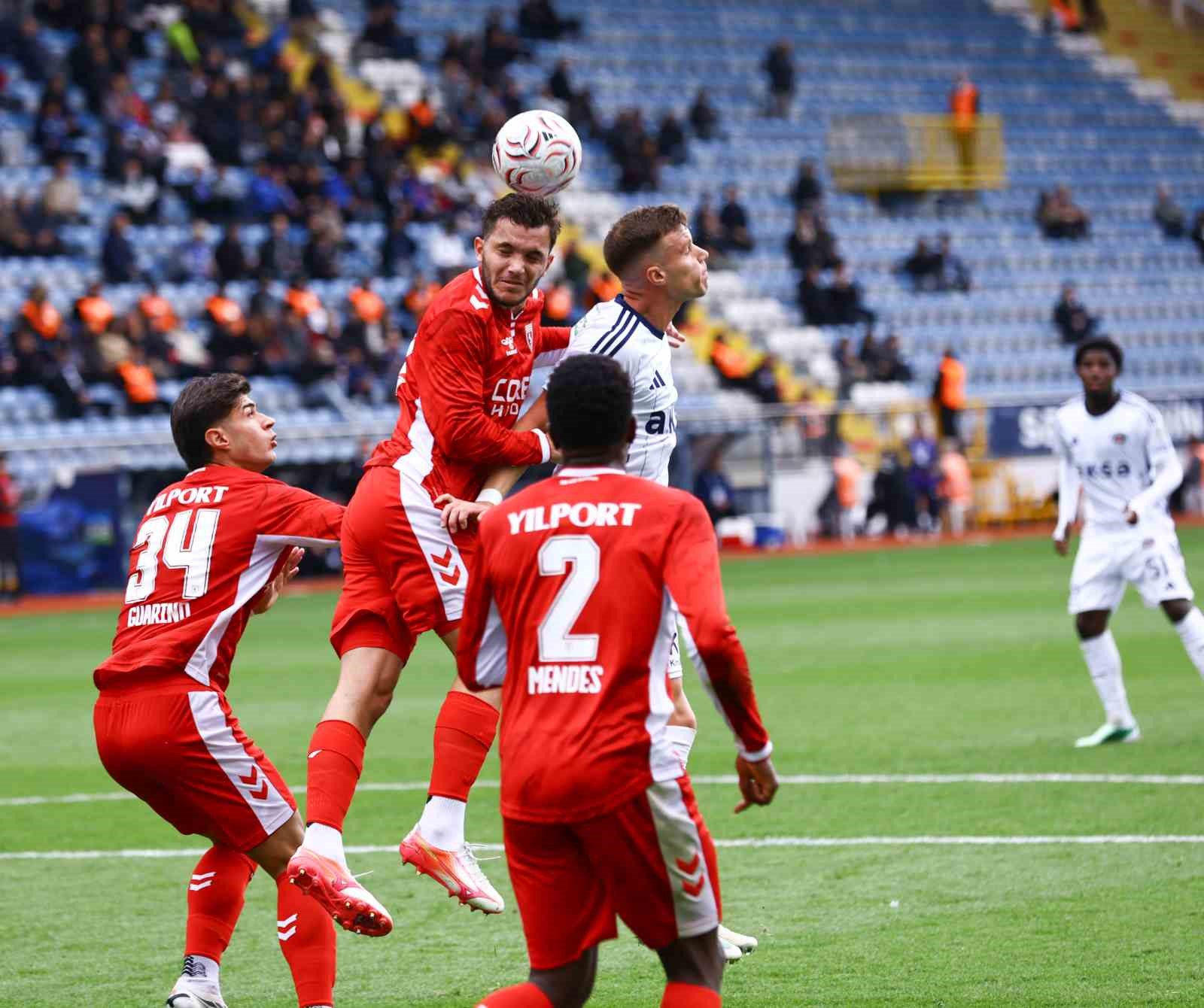 Trendyol Süper Lig: Kasımpaşa: 2 - Samsunspor: 1 (İlk yarı)