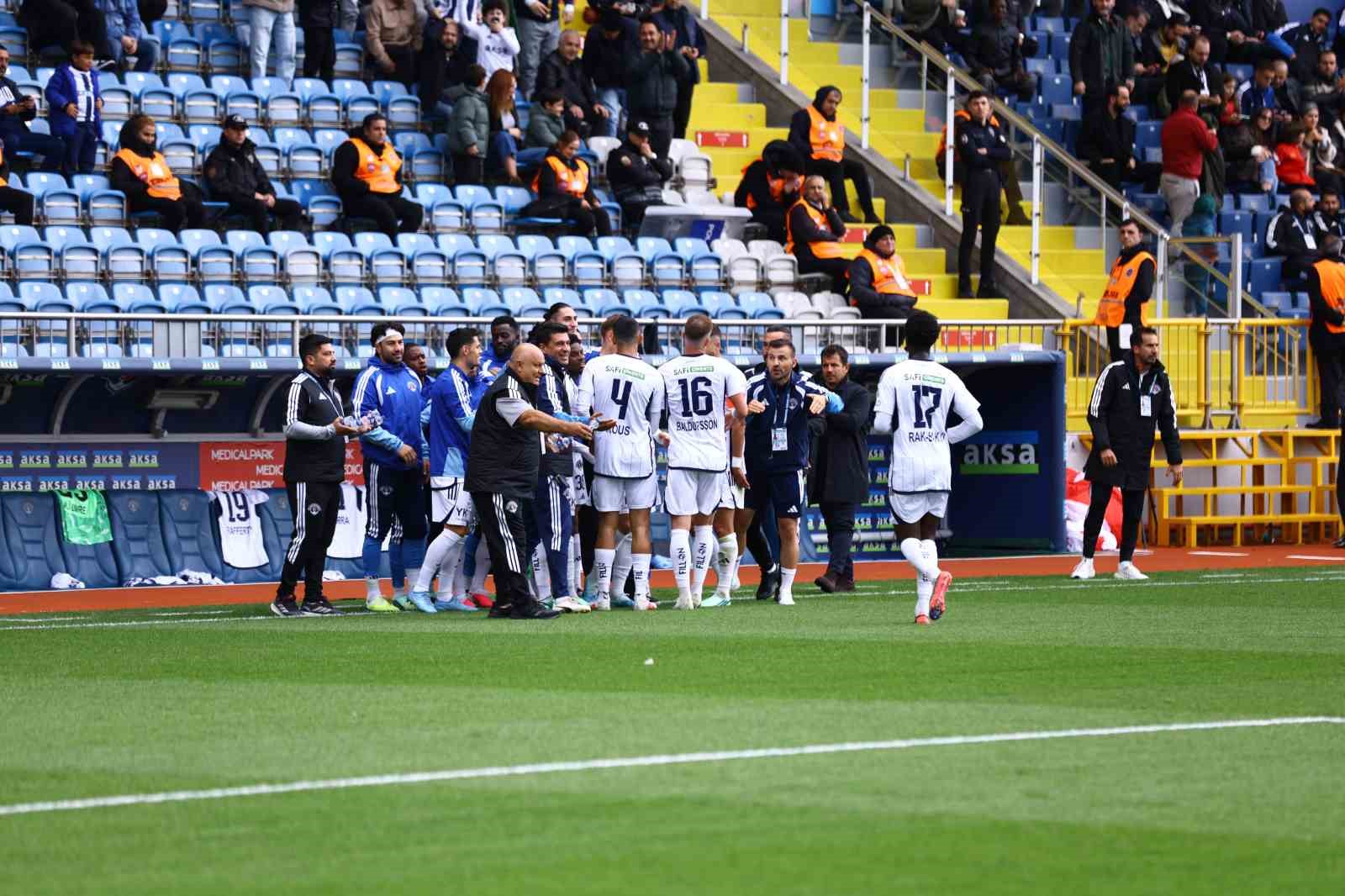 Trendyol Süper Lig: Kasımpaşa: 2 - Samsunspor: 1 (İlk yarı)