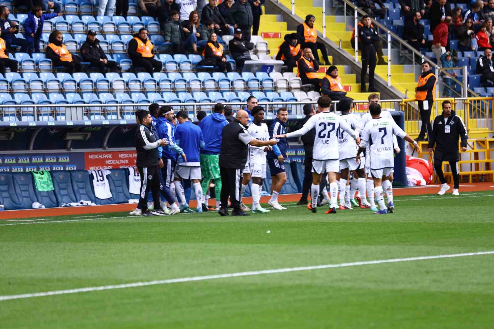 Trendyol Süper Lig: Kasımpaşa: 2 - Samsunspor: 1 (İlk yarı)