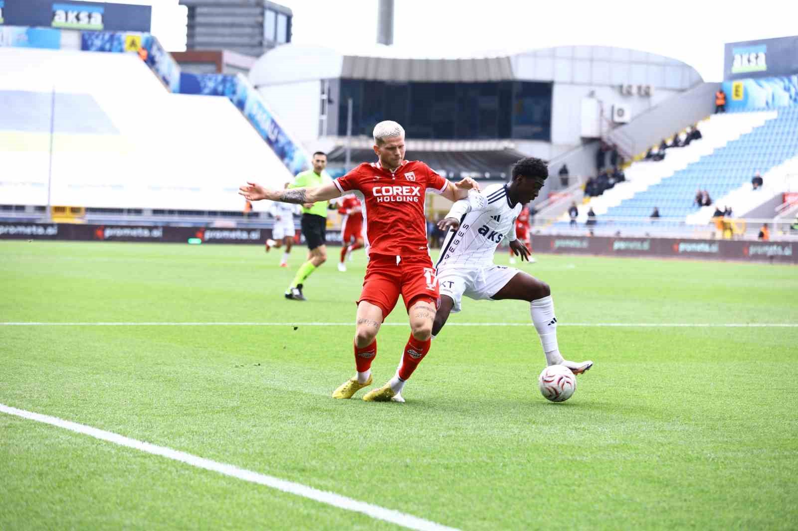 Trendyol Süper Lig: Kasımpaşa: 2 - Samsunspor: 1 (İlk yarı)