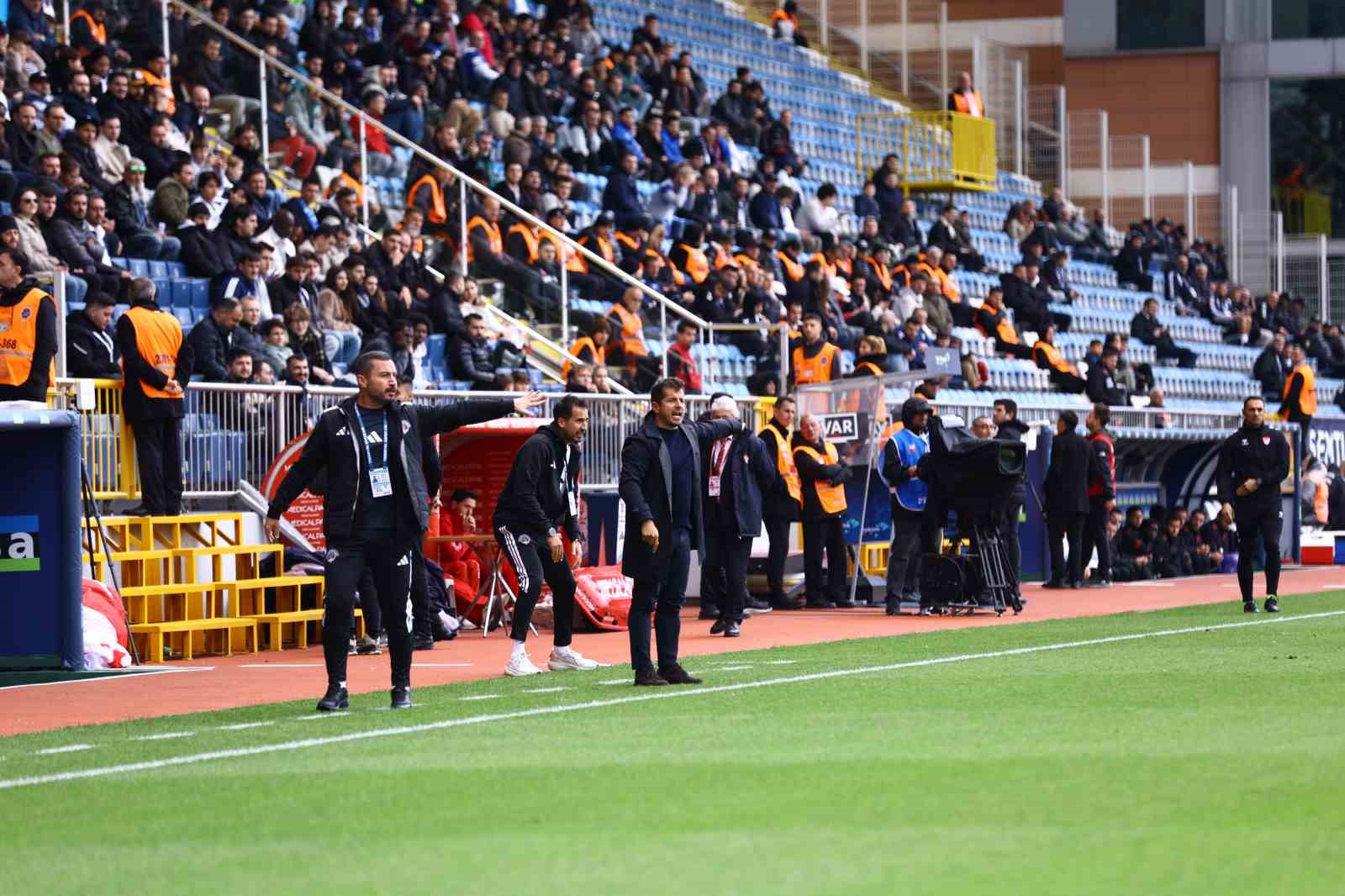 Trendyol Süper Lig: Kasımpaşa: 2 - Samsunspor: 1 (İlk yarı)