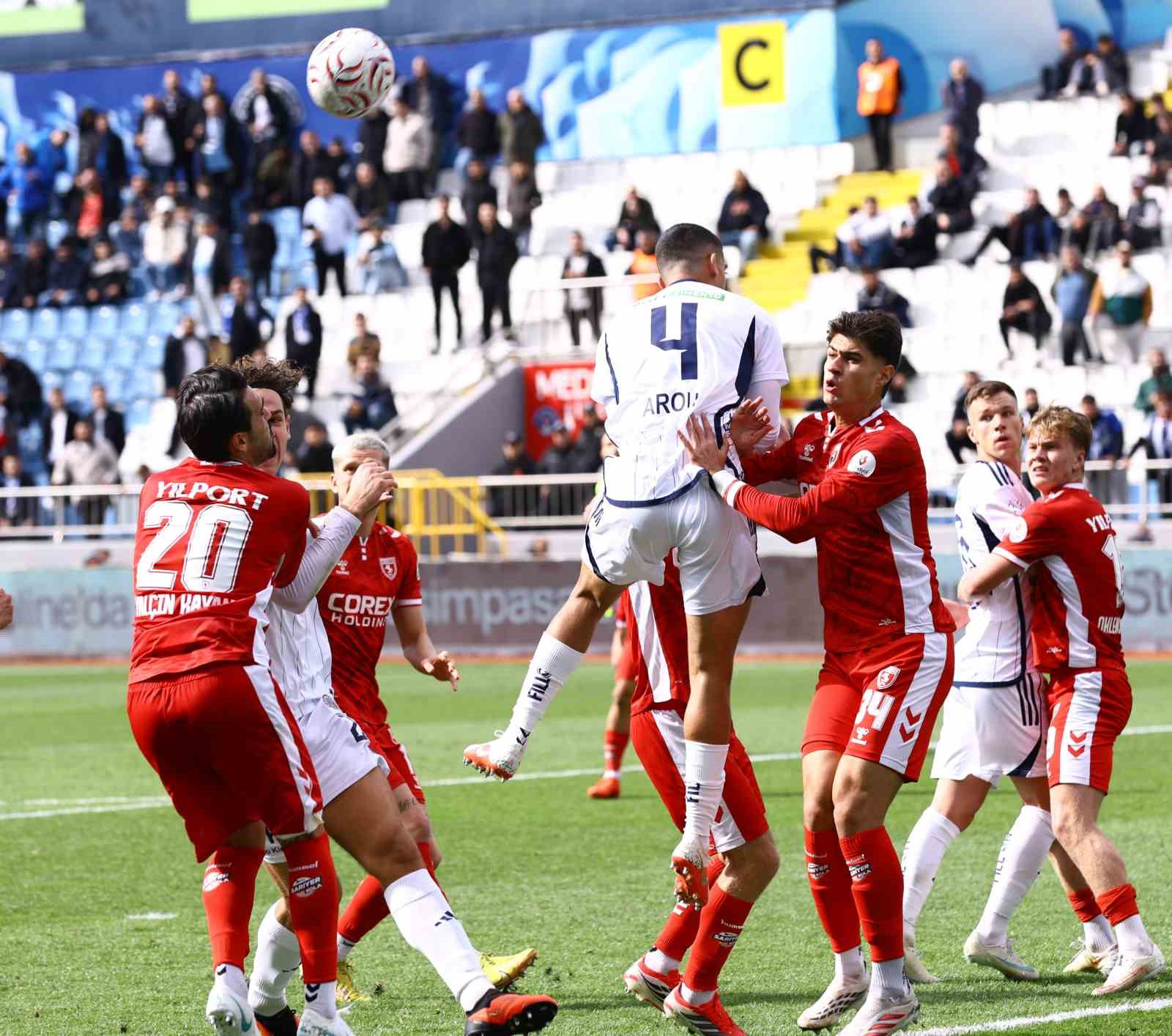 Trendyol Süper Lig: Kasımpaşa: 2 - Samsunspor: 1 (İlk yarı)