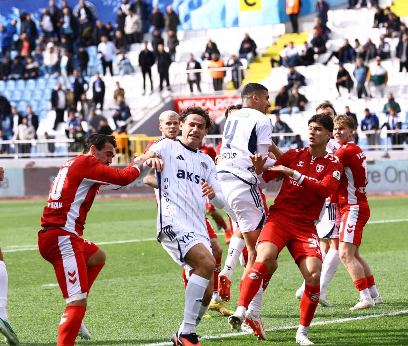 Trendyol Süper Lig: Kasımpaşa: 2 - Samsunspor: 1 (İlk yarı)