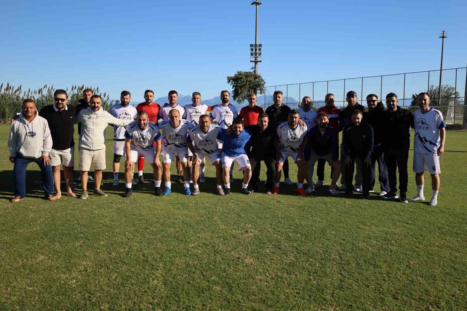 Tatvan masterlar, Antalya’da şampiyon oldu