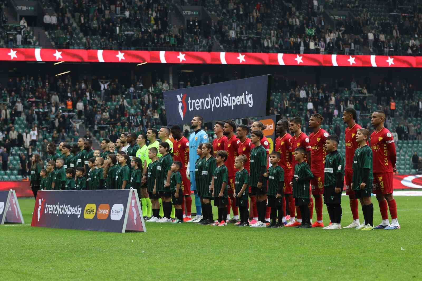 Trendyol Süper Lig: Kocaelispor: 0 - Göztepe: 0 (Maç devam ediyor)
