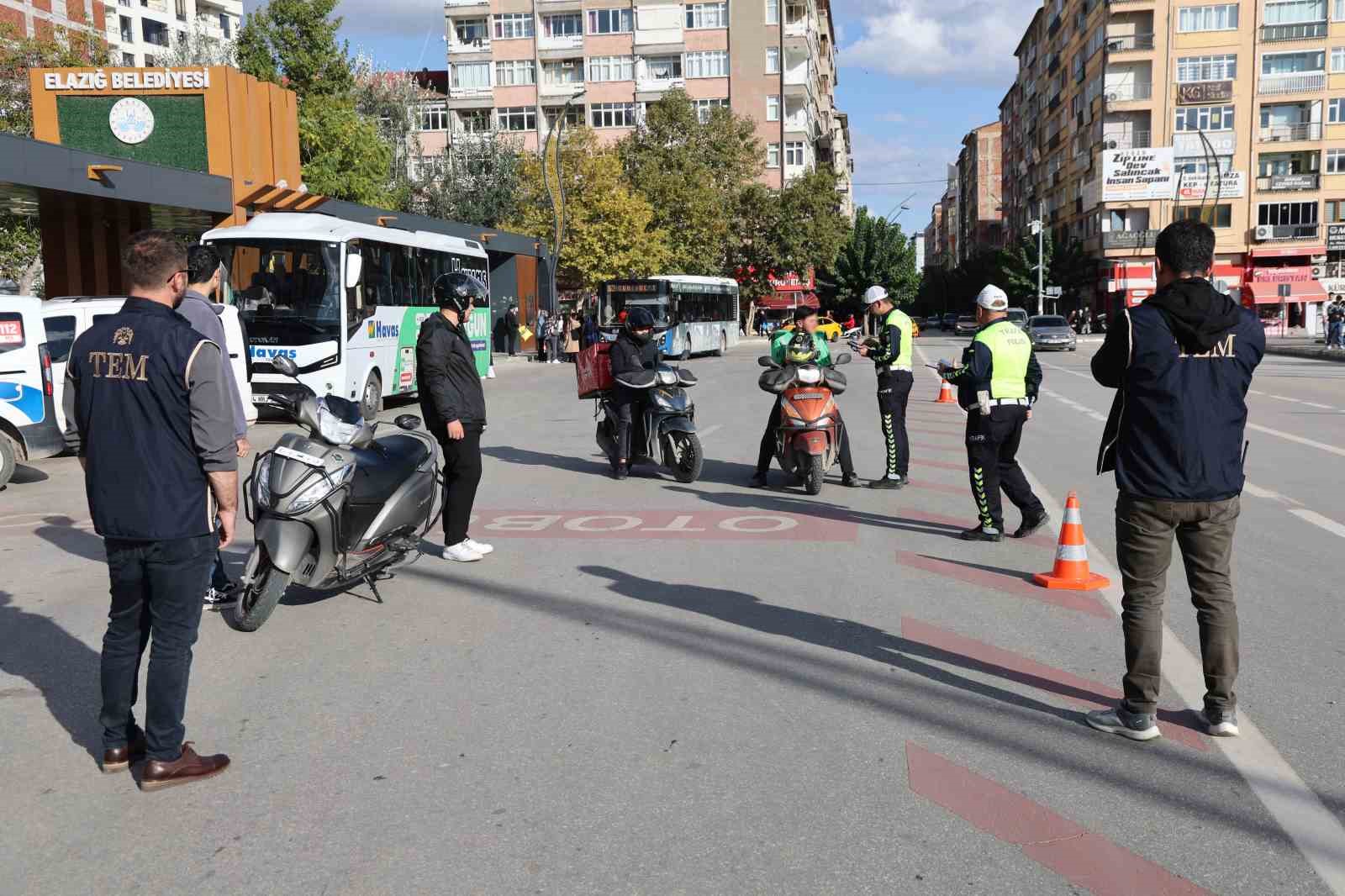 Elazığ’da motosikletler tek tek denetlendi