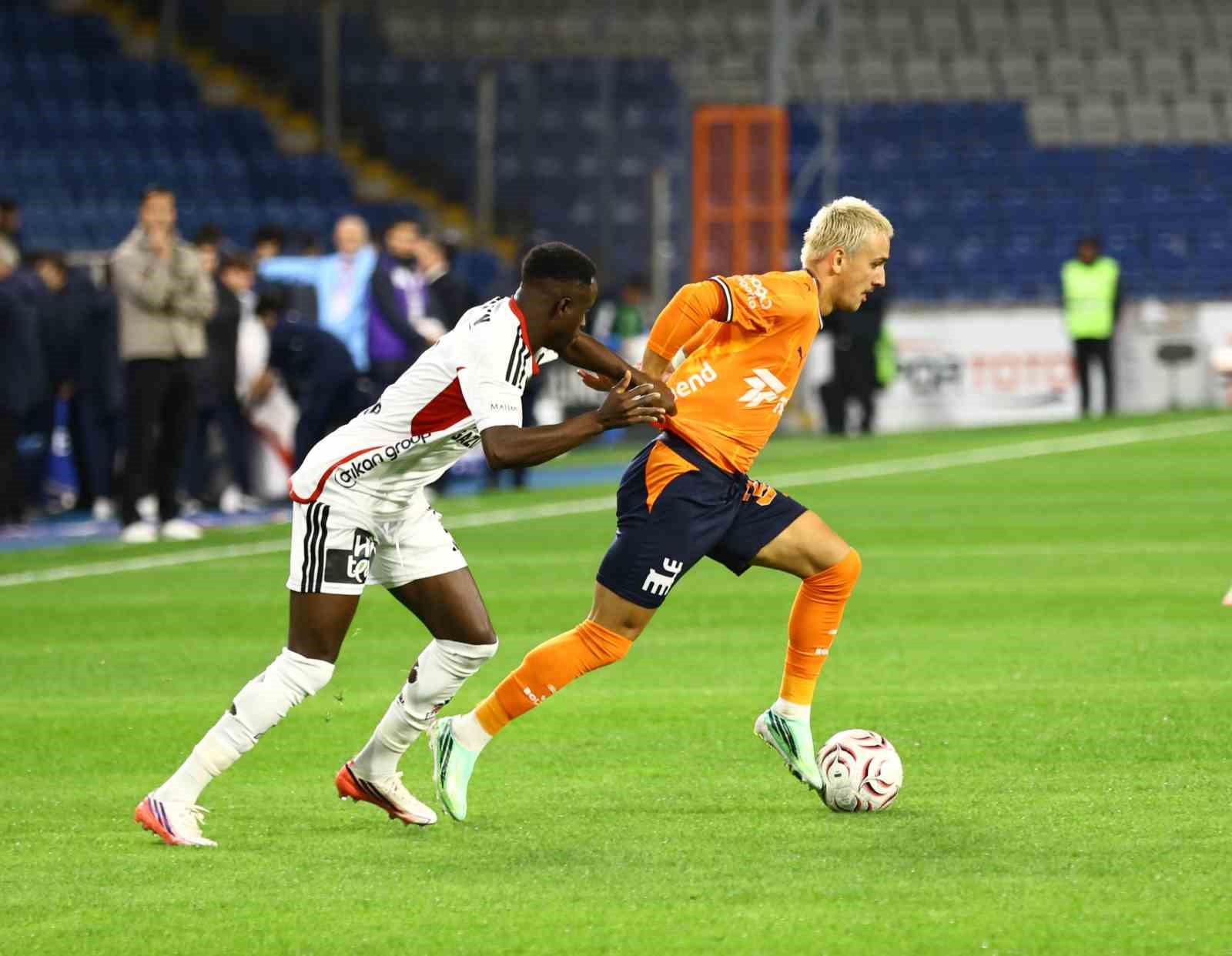 Trendyol Süper Lig: Başakşehir: 1 - Gaziantep FK: 0 (Maç devam ediyor)