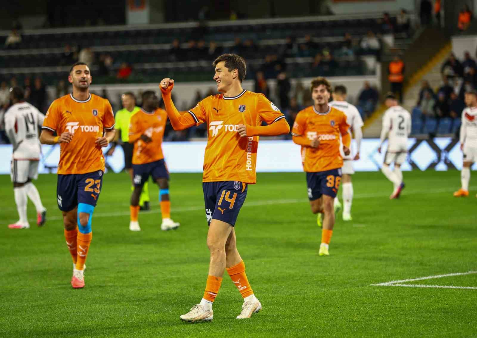 Trendyol Süper Lig: Başakşehir: 1 - Gaziantep FK: 0 (Maç devam ediyor)