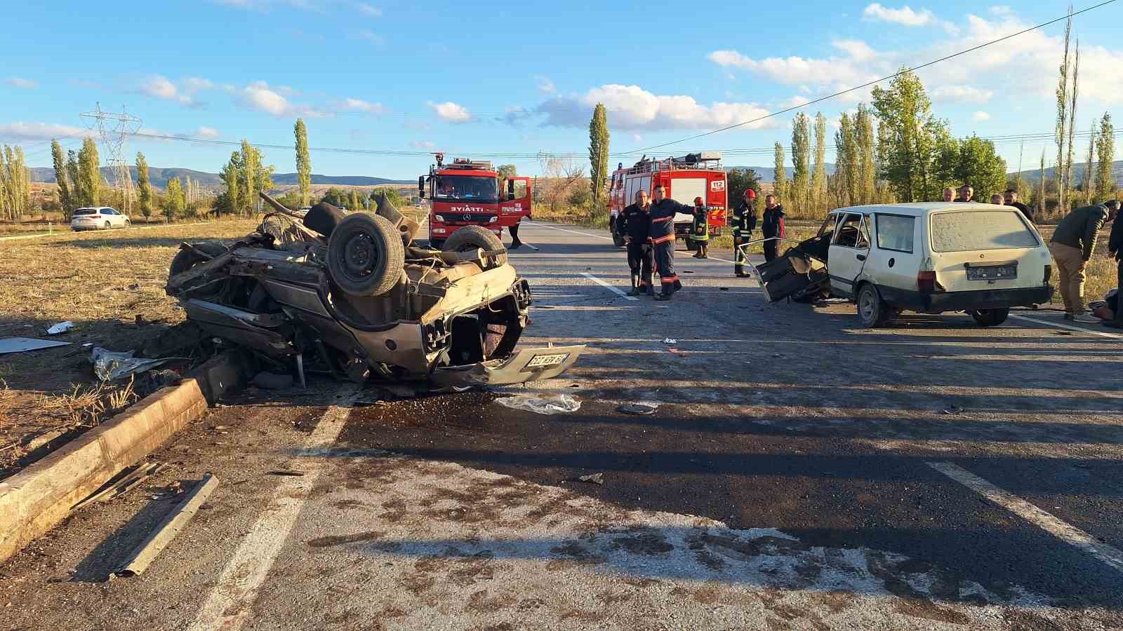 Çorum’da iki otomobil çarpıştı: 7 yaralı