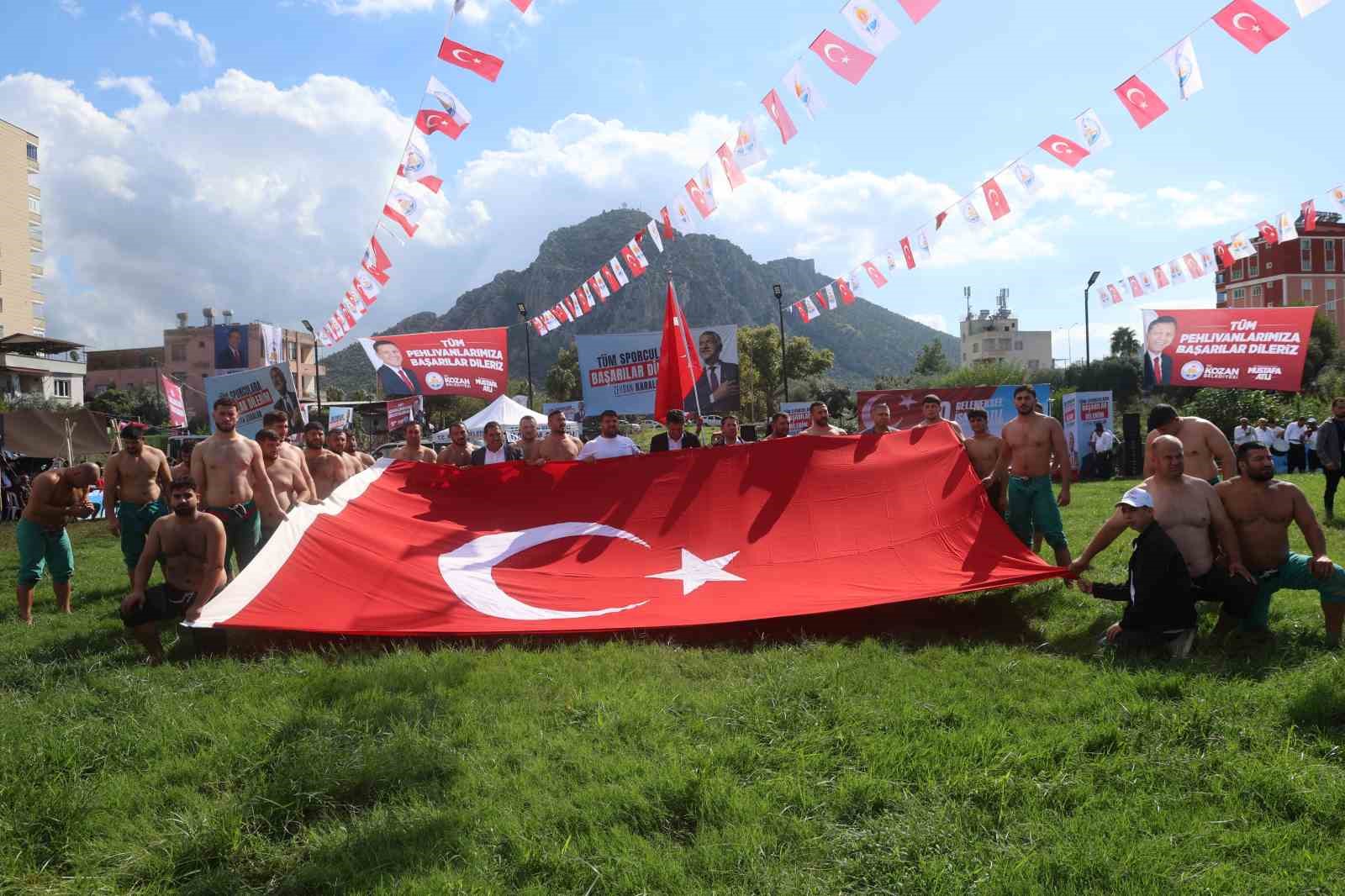 Kozan’da başpehlivan Efe Anıl Al oldu