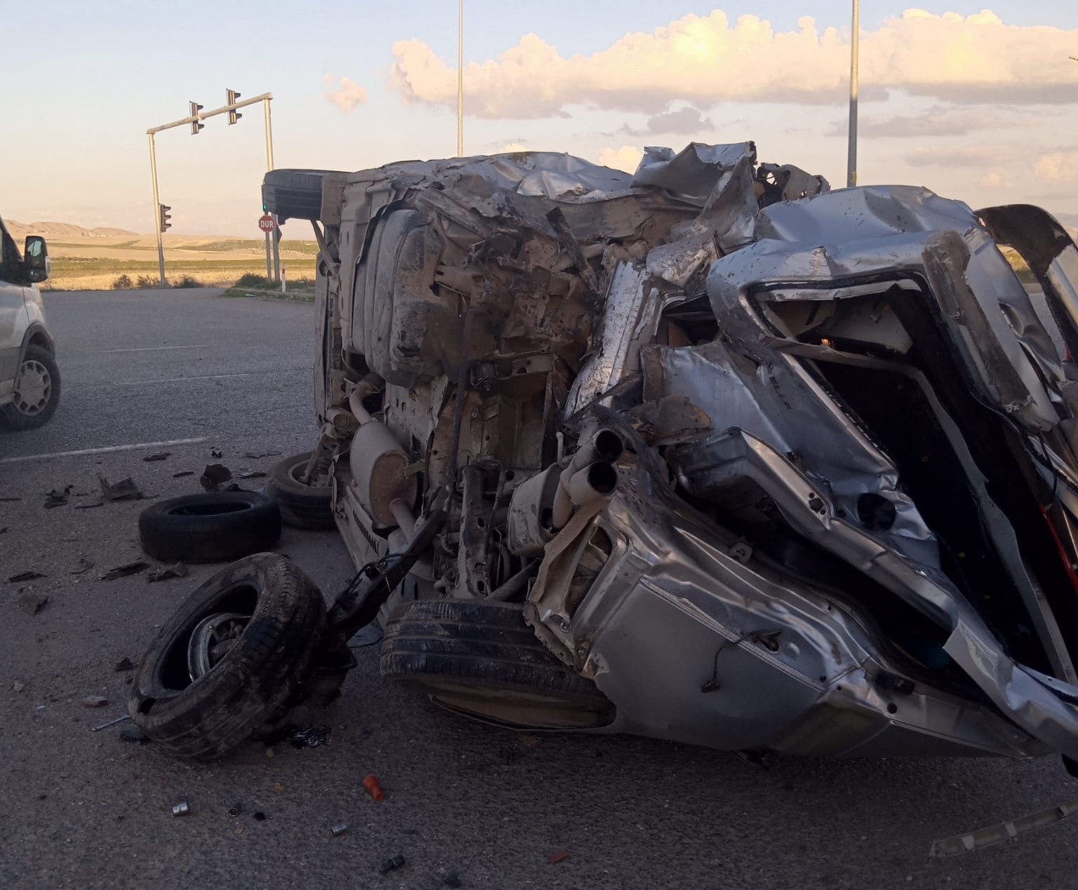 Malatya’da minibüs ile otomobil çarpıştı: 1’i ağır 3 yaralı