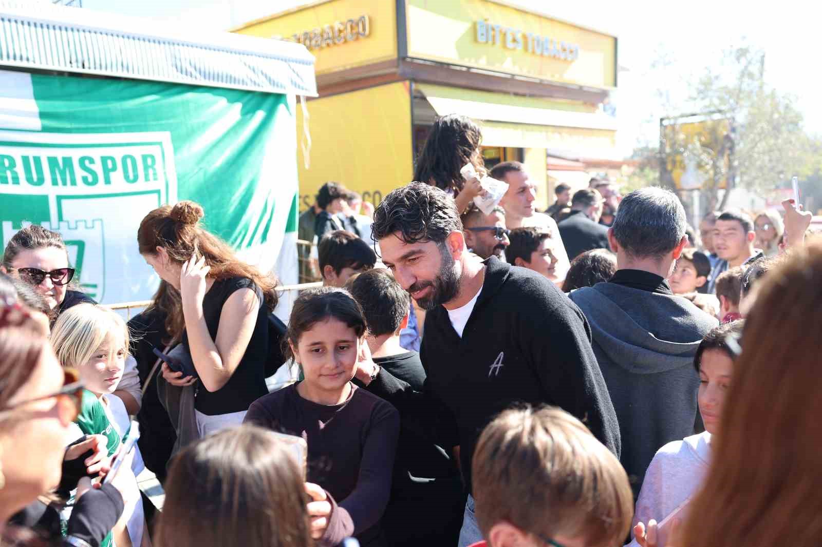 Bodrum FK ve ’Daha 17’ oyuncularına sevgi seli