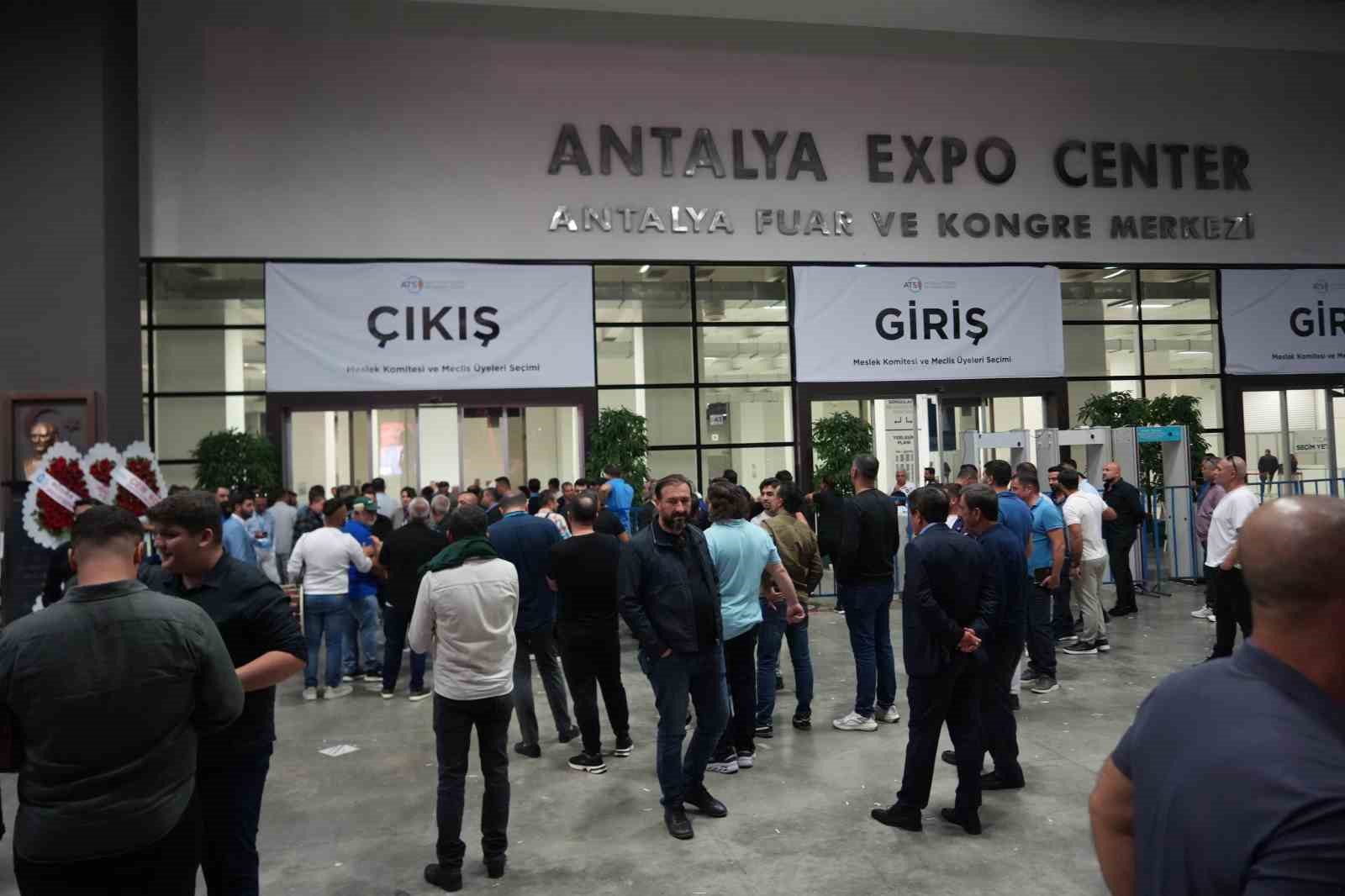 ATSO’da komitelerin ekseriyâsını mavi liste kazandı