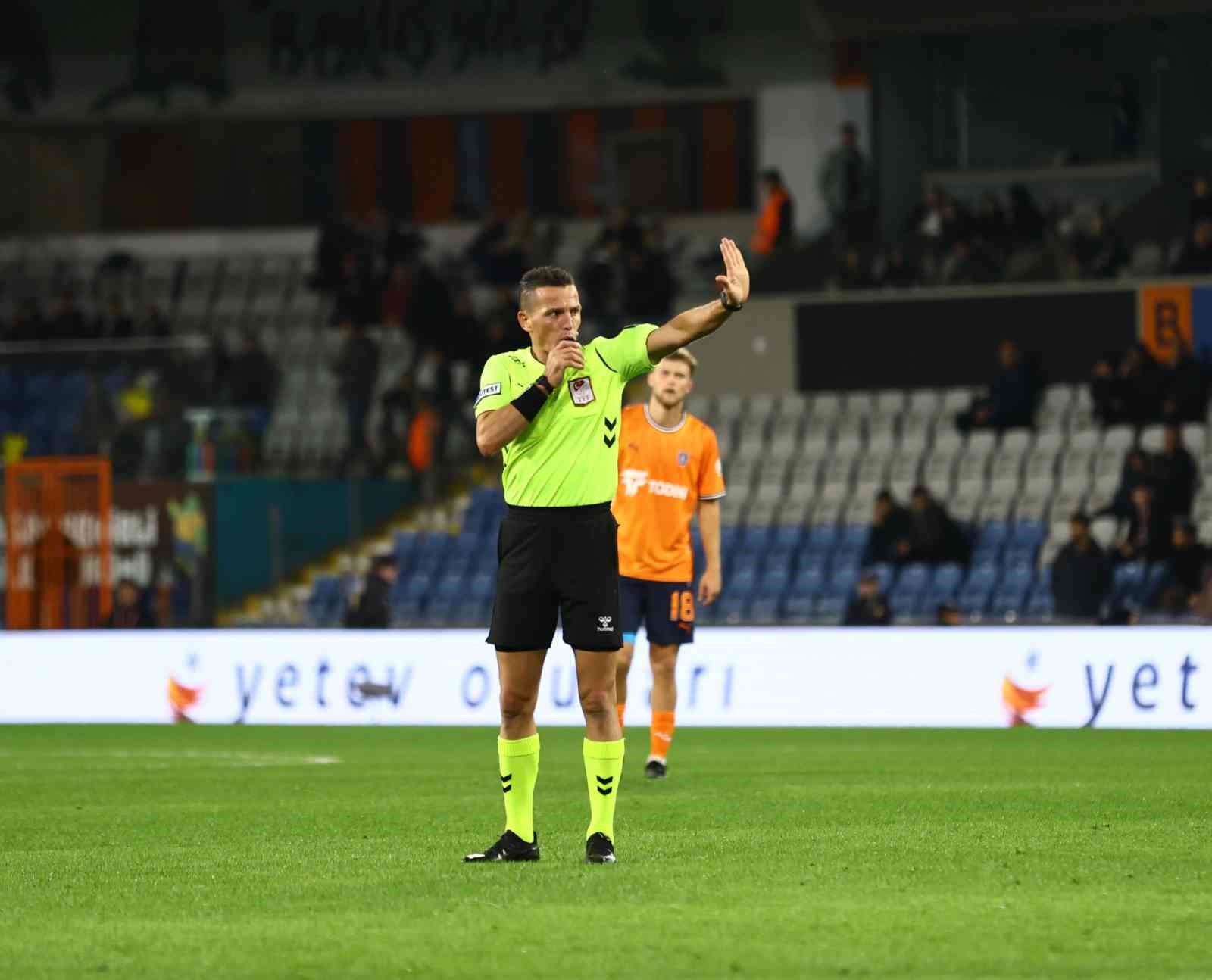 Trendyol Süper Lig: Başakşehir: 1 - Gaziantep FK: 0 (İlk yarı)