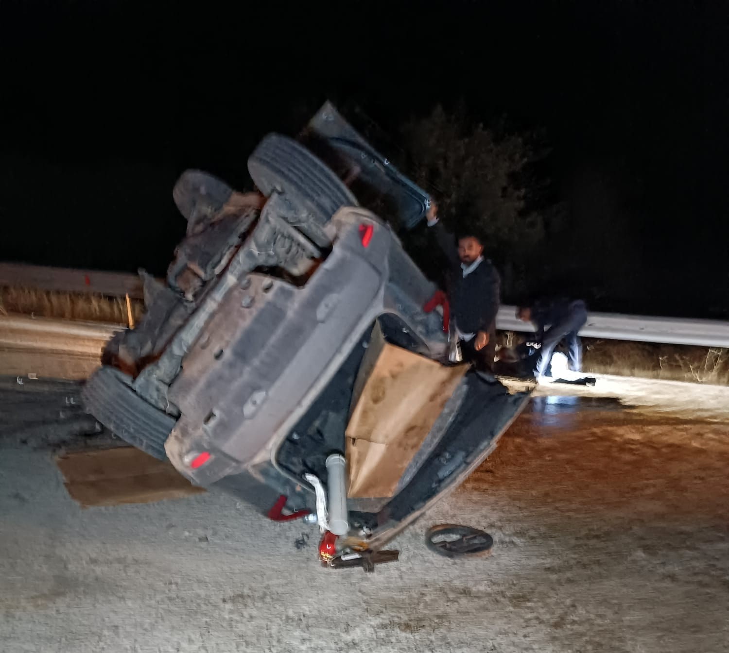Malatya’da beton mikseri ile çarpışan araç devrildi: 2 yaralı