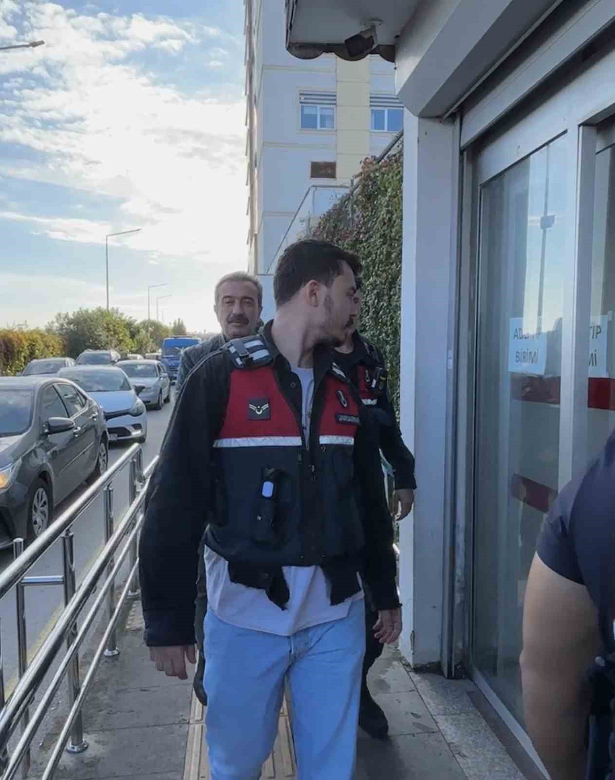 Çukurova Belediyesi’ne operasyonda eski başkan Soner Çetin gözaltına alındı