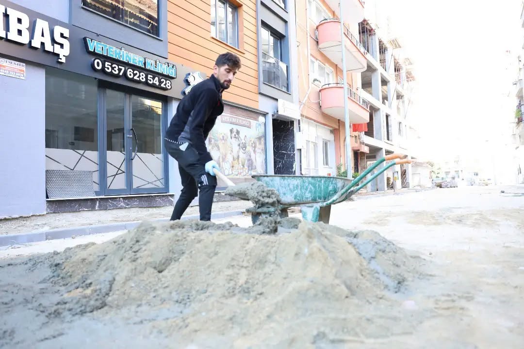 İncirliova’da yol çalışmaları sürüyor