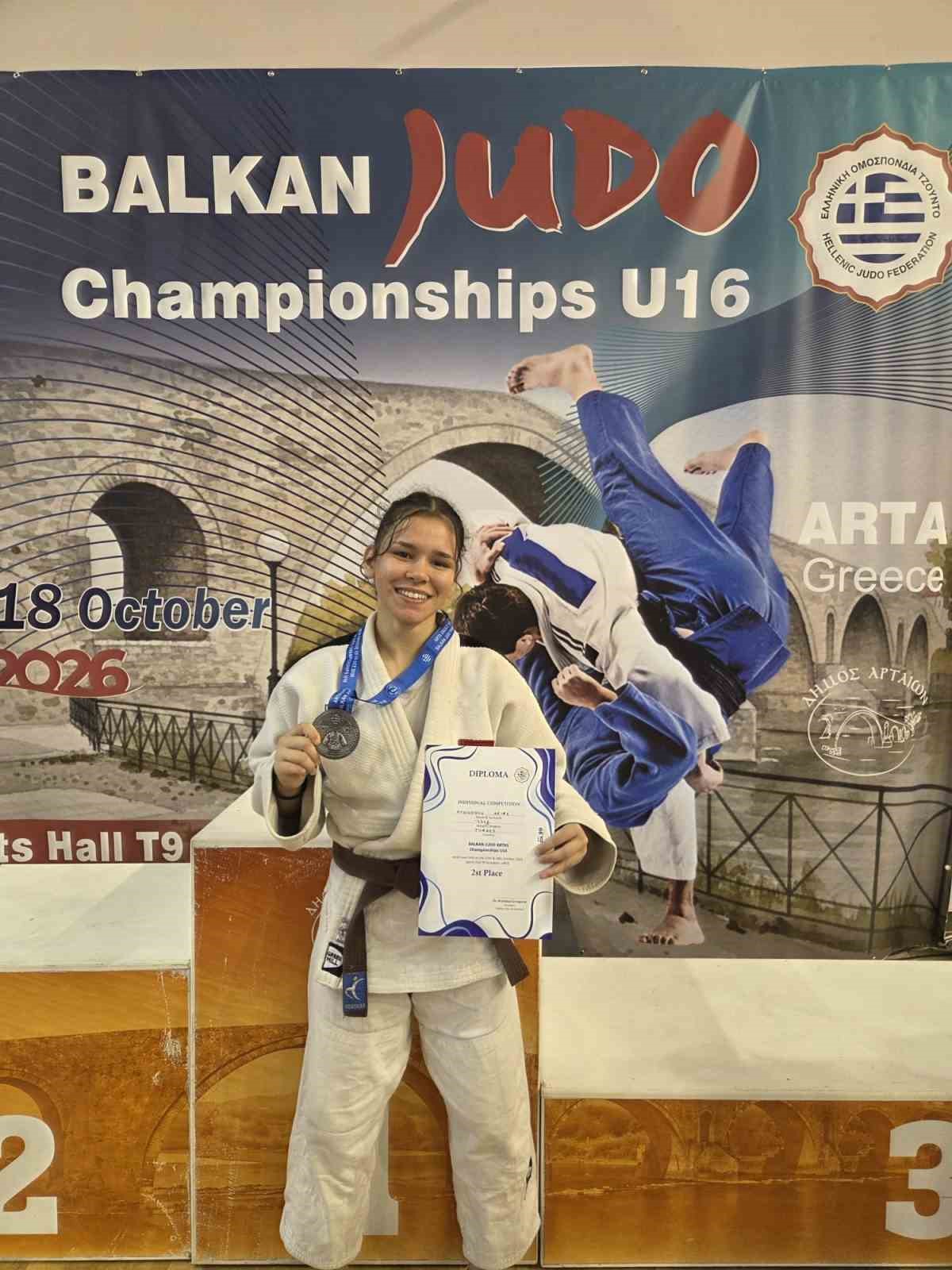 Arife Aydınoğlu’ndan judo Balkan ikinciliği