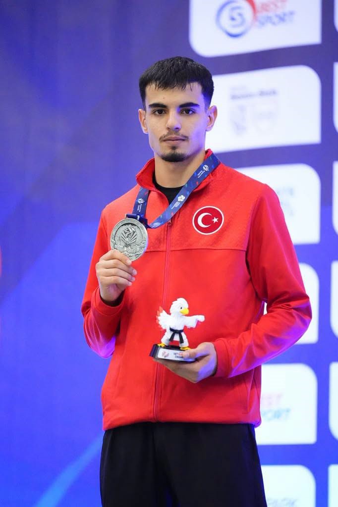 Adıyamanlı milli karateci Savaş Öğüş dünya ikincisi oldu