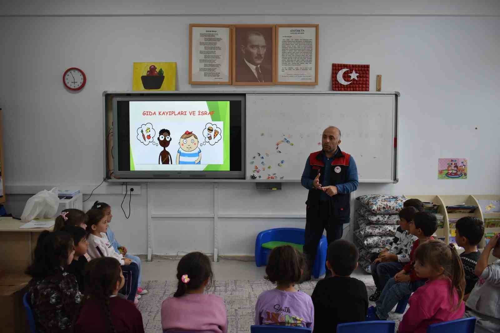 Arpalı’da öğrencilere gıda israfı ve sağlıklı beslenme eğitimi verildi