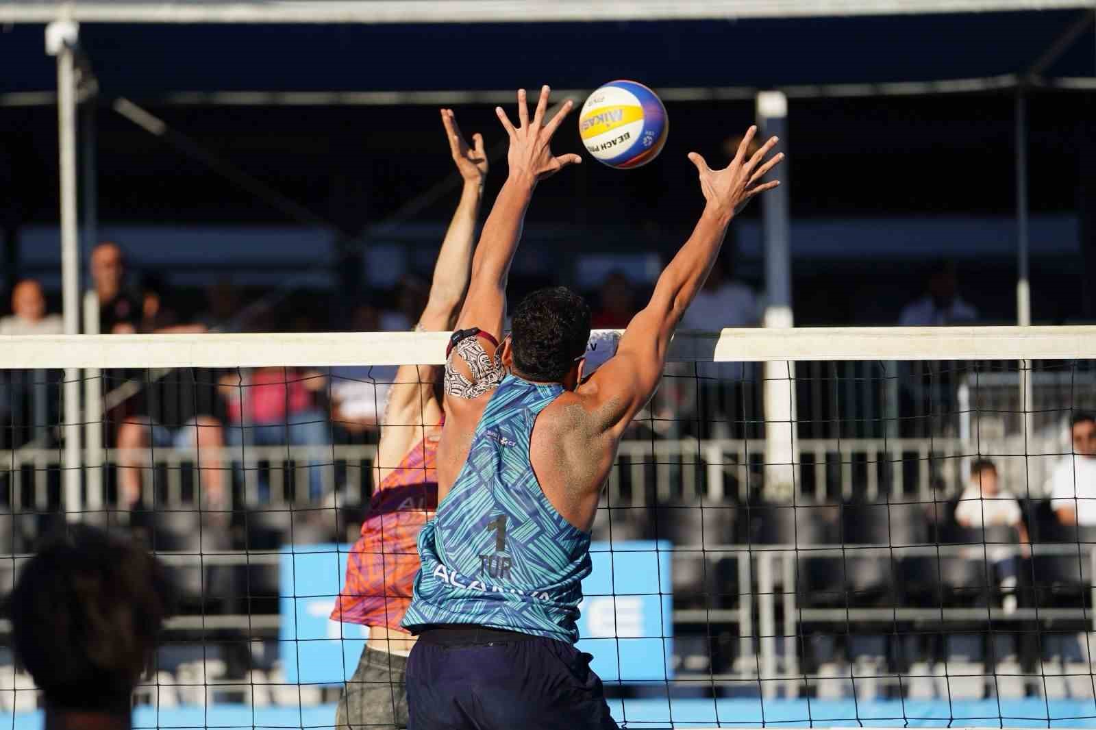 Alanya’da plaj voleybolu şöleni tamamlandı