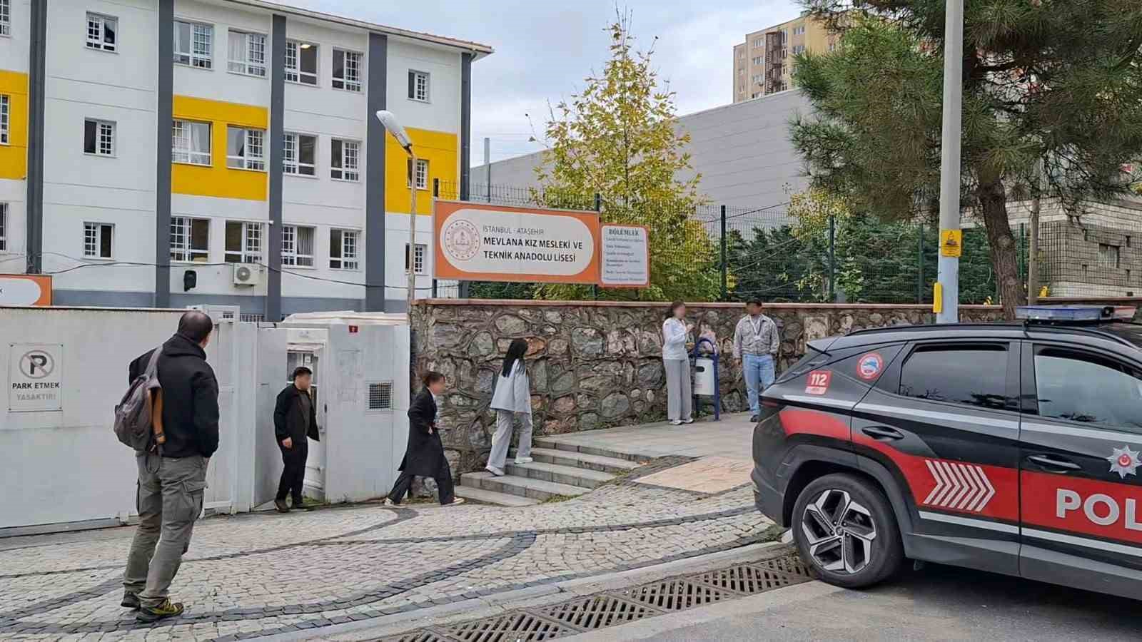 Okul önlerinde sıkı denetim: Ataşehir’de polisten asayiş ve güvenlik uygulaması