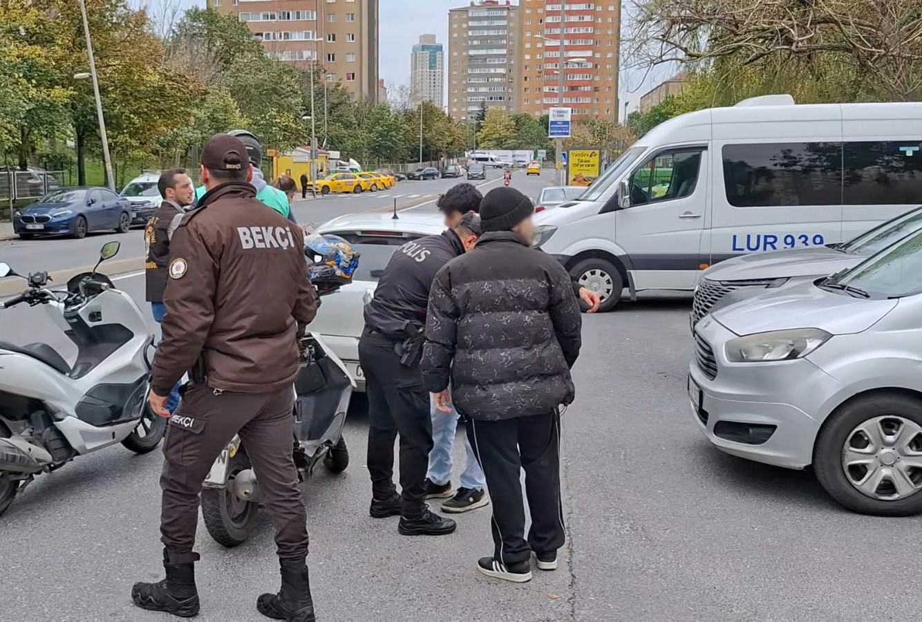 Okul önlerinde sıkı denetim: Ataşehir’de polisten asayiş ve güvenlik uygulaması