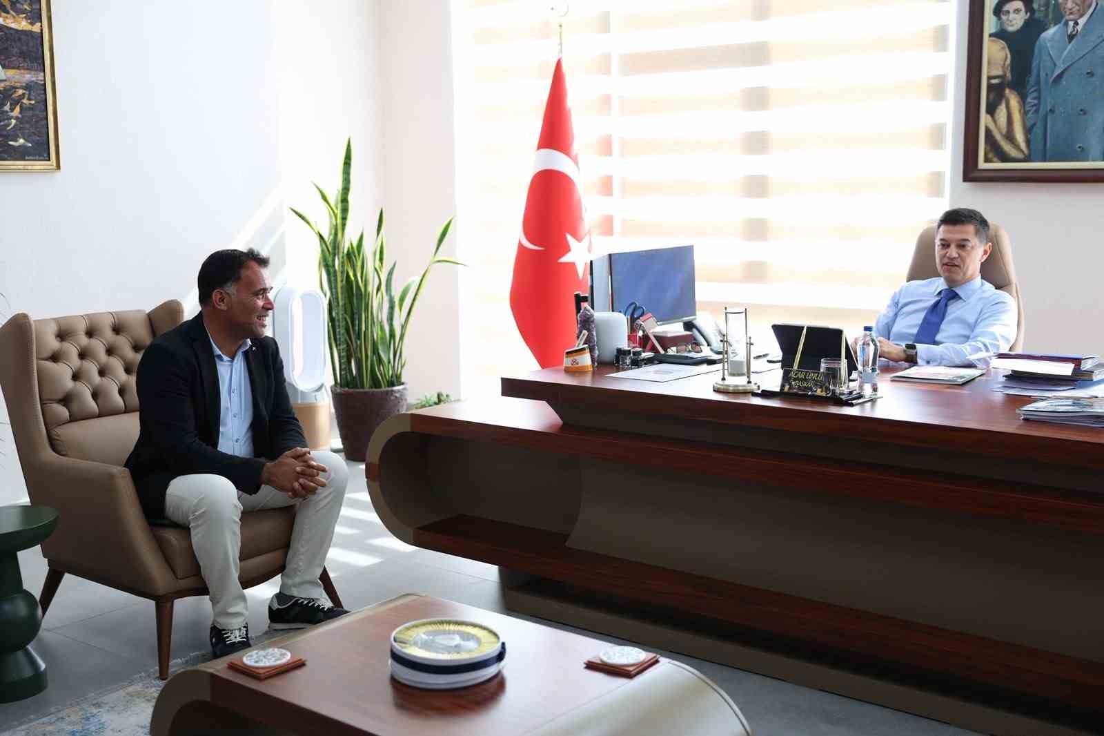 Başkan Ünlü, Selimiye Mahalle Muhtarı Akgül ve mahalle sakinlerini ağırladı