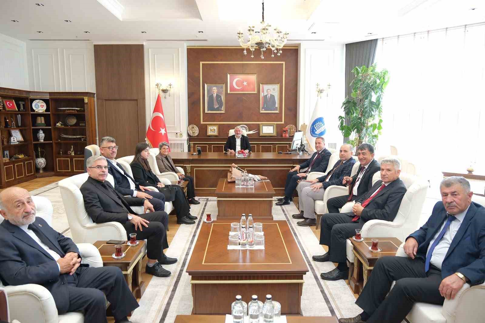 Başkan Aşgın muhtarların gününü kutladı