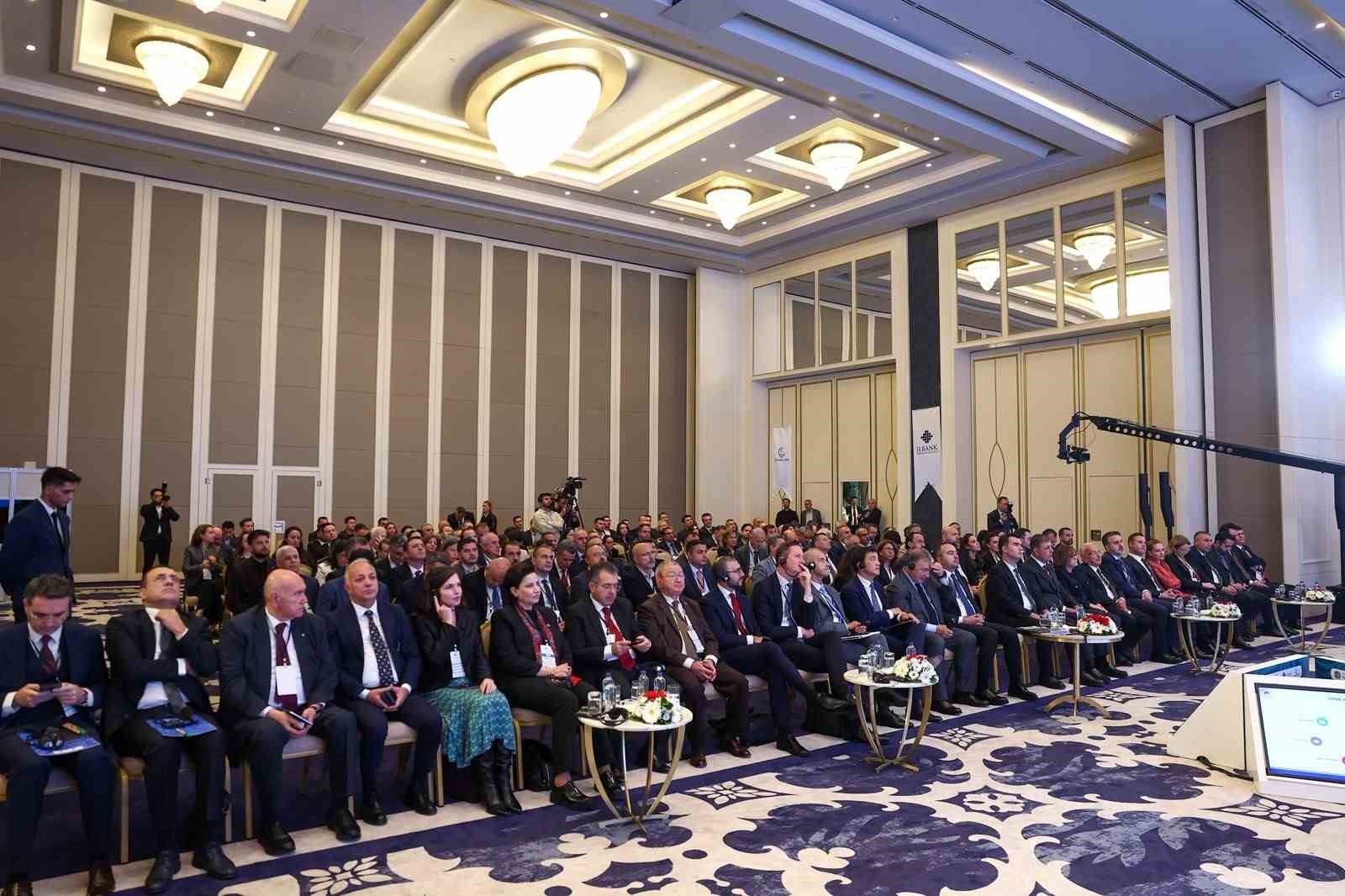 Antalya Büyükşehir Belediye Başkan Vekili Özdemir: "Antalya’yı yalnızca COP31’e değil, iklim krizinin etkilerine karşı da hazırlıyoruz"
