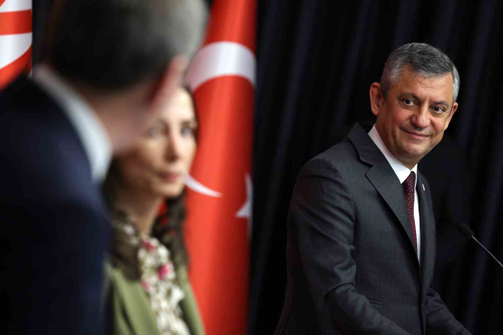 DEM Parti Eş Genel Başkanları Hatimoğulları ve Bakırhan’dan Özel’e ziyaret
